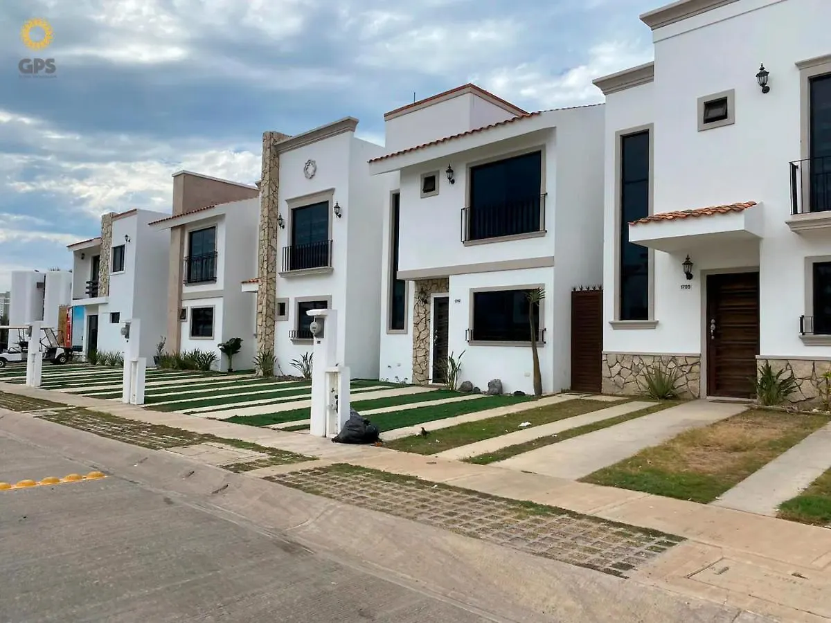 Azul Marino Hermosa Casa Familiar en Residencial Mazatlán 0*,