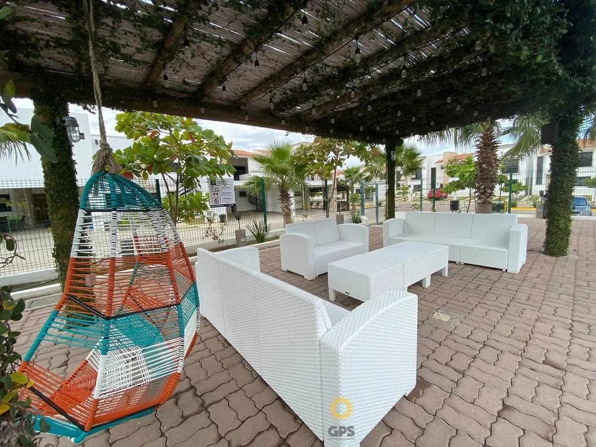 Azul Marino Hermosa Casa Familiar en Residencial Mazatlán México